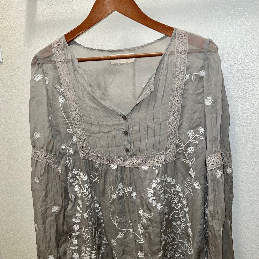 Johnny Was Tops/ 4 Love and Liberty Grey silk blouse